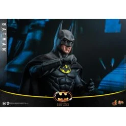 Hot Toys Movie Masterpiece Batman 1989 1/6 Scale Collectible Figure Deluxe Version 32 Hot Toys Movie Masterpiece Batman 1989 1/6 Scale Collectible Figure Deluxe Version -Japan World Negozio hot toys movie masterpiece batman 1989 16 scale collectible figure deluxe version 12