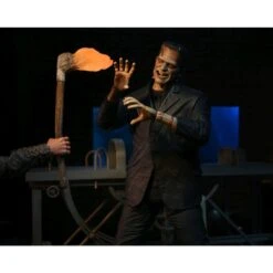 Neca Universal Monsters Ultimate Frankenstein's Monster Accessory Pack -Japan World Negozio neca universal monsters ultimate frankenstein s monster accessory pack 6